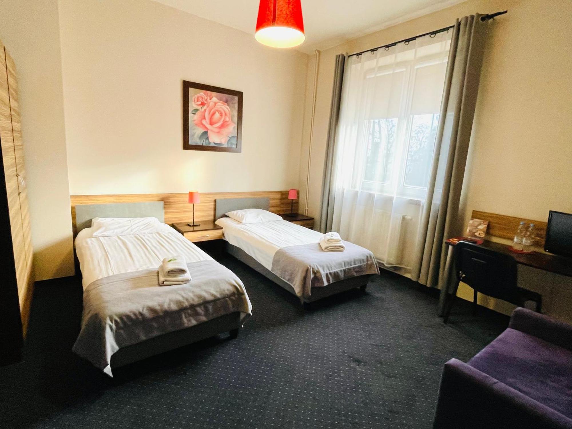 Kaliszki Hotel Seven 7 מראה חיצוני תמונה